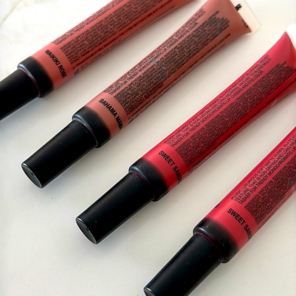 NUDESTIX Magnetic Lip Plush Paints 4 BRAND NEW - Picture 3 of 3